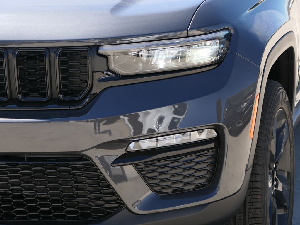 2025 Jeep Grand Cherokee Limited photo 6