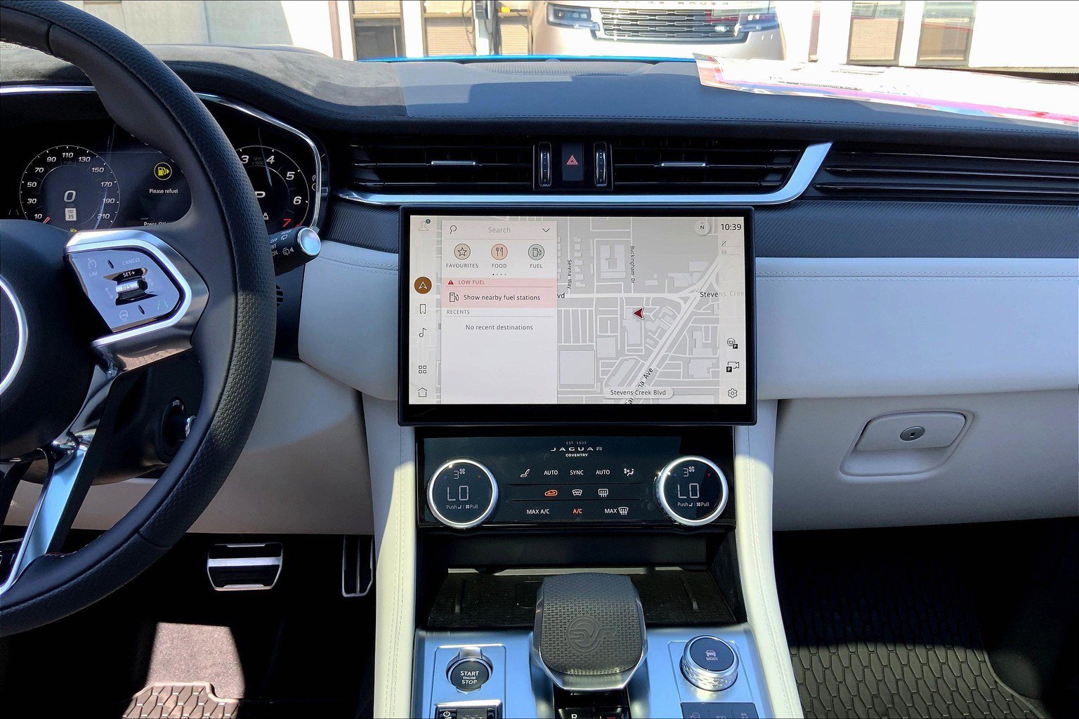 2026 Jaguar F-PACE SVR photo 6