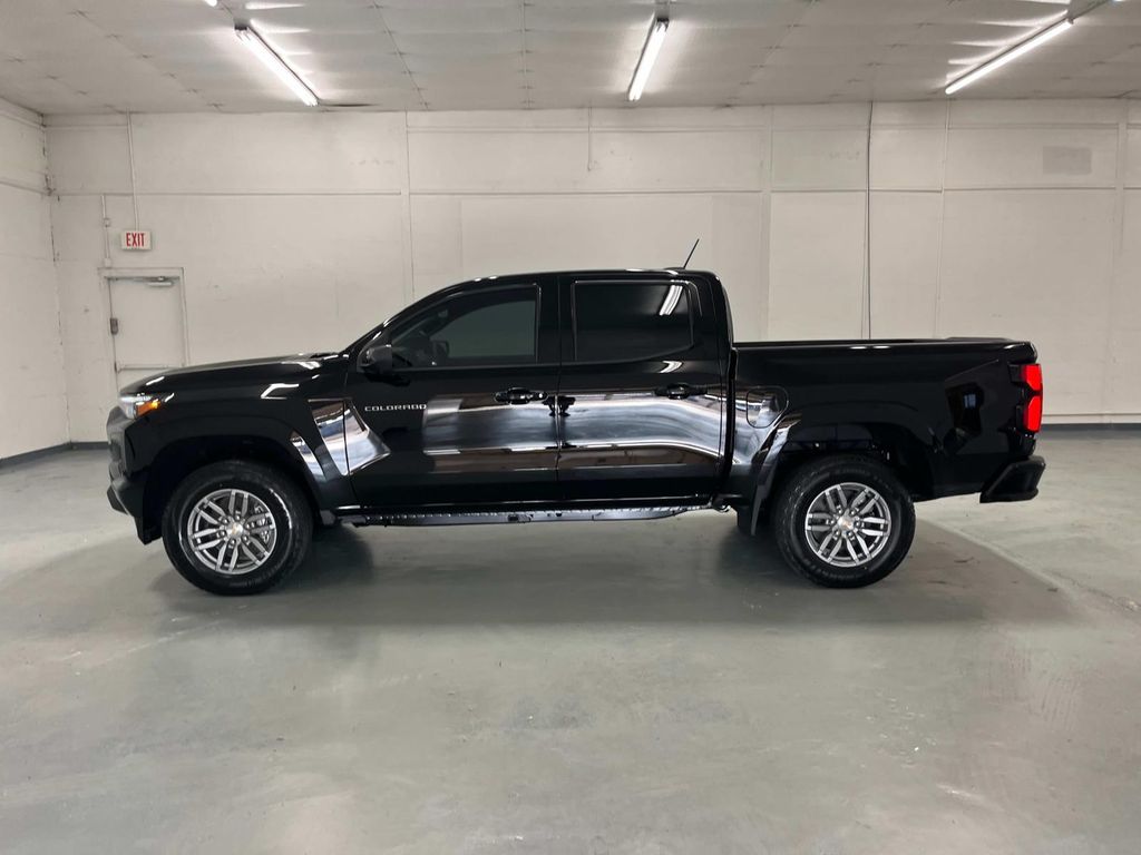 2026 Chevrolet Colorado LT photo 5