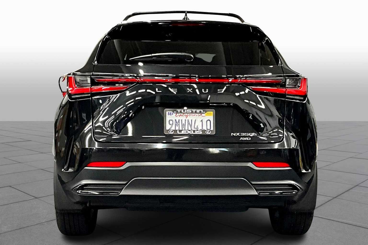 2025 Lexus NX Premium AWD photo 4
