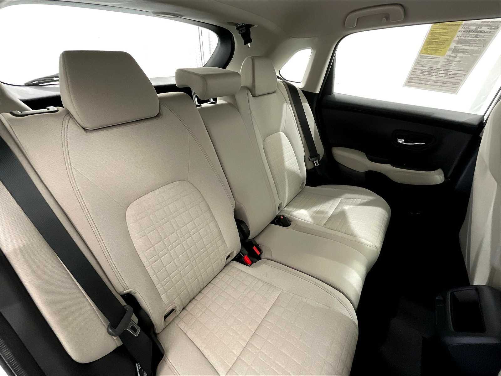 2023 Honda HR-V LX photo 13