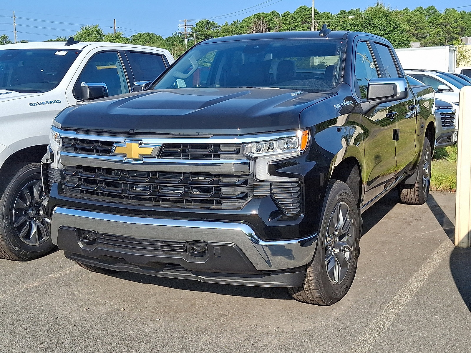 2026 Chevrolet Silverado 1500 LT photo 2