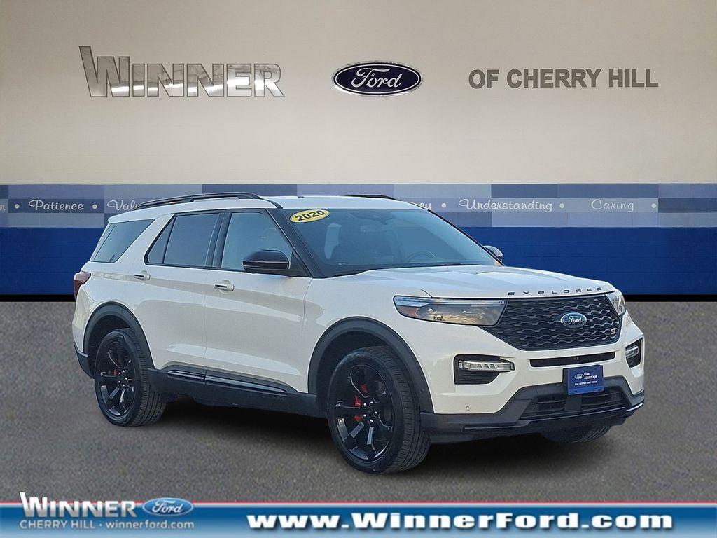 2020 Ford Explorer ST's photo