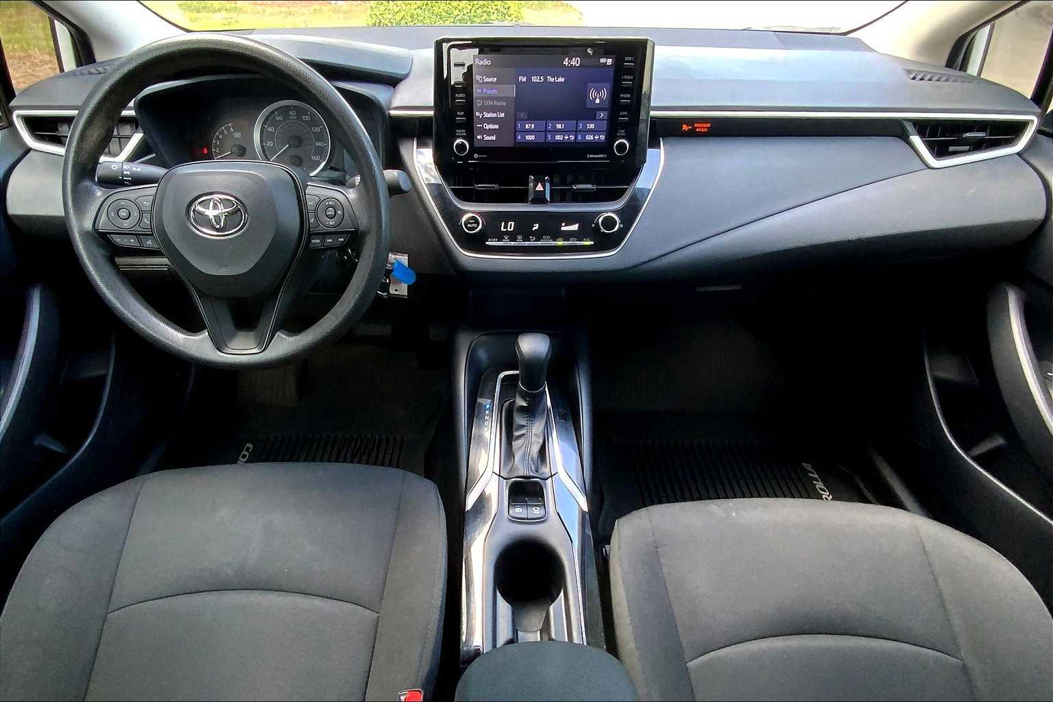2022 Toyota Corolla LE photo 14