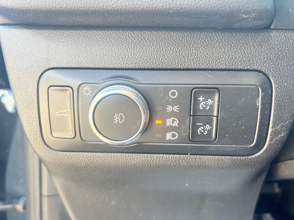 2022 Ford Escape SEL photo 12