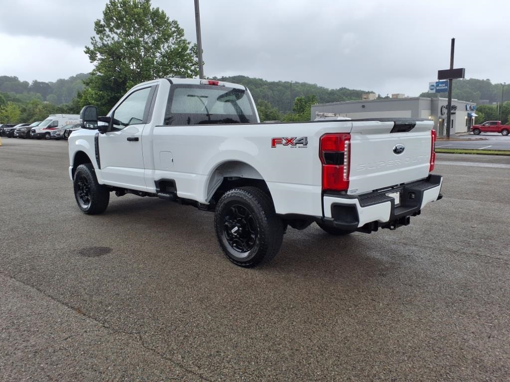 2025 Ford F-350 XL photo 3