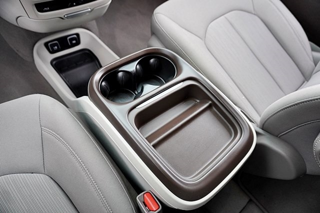 2021 Chrysler Pacifica Touring photo 33