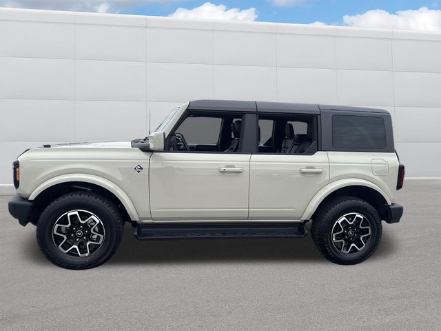 2025 Ford Bronco Outer Banks photo 2