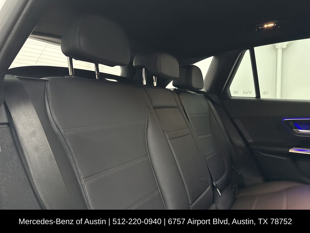 2025 Mercedes Benz GLC 300 photo 22