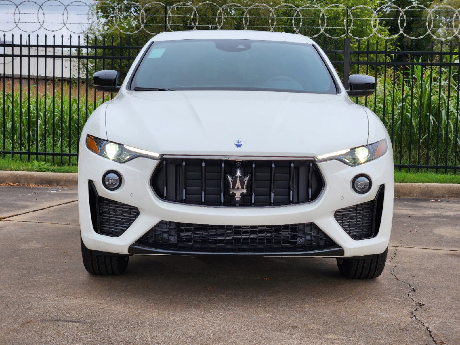 2024 Maserati Levante Modena photo 2
