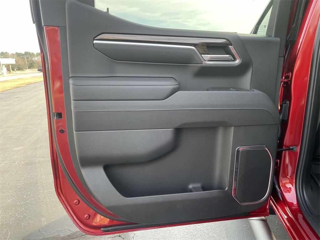 2025 Chevrolet Silverado 1500 RST photo 11