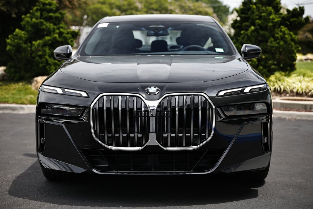 2025 Bmw 740i photo 13