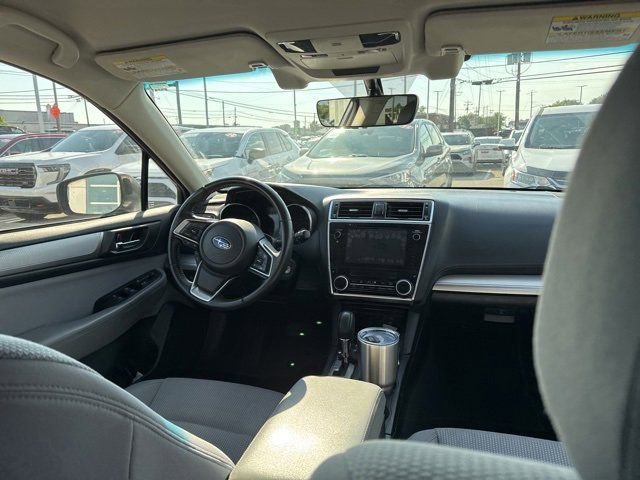 2019 Subaru Outback Premium photo 2