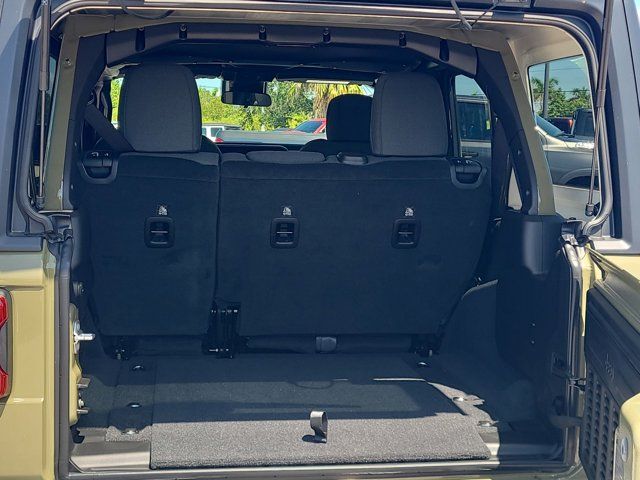 2025 Jeep Wrangler photo 20