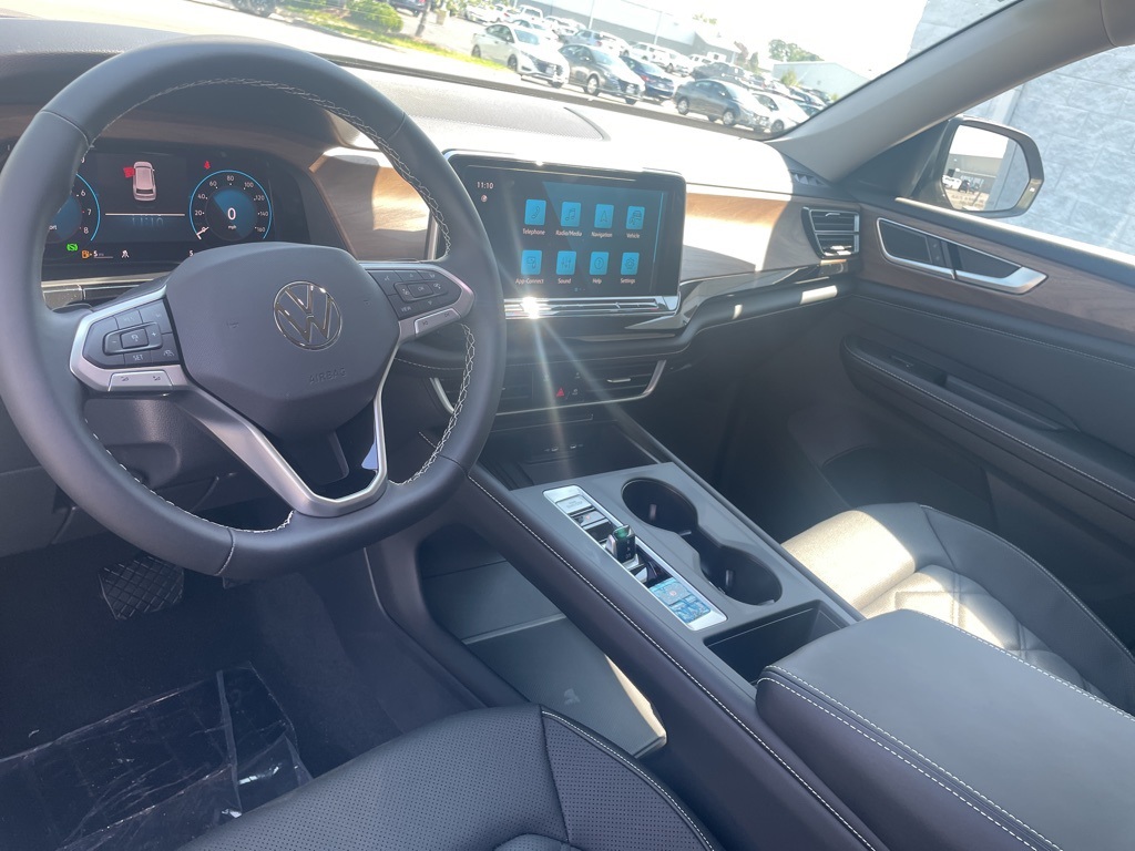 2025 Volkswagen Atlas SE photo 8