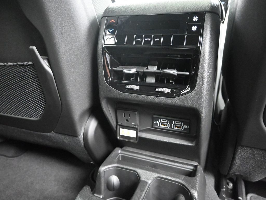 2025 Jeep Grand Cherokee Altitude X photo 7