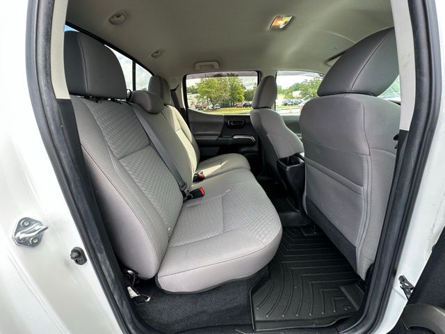 2022 Toyota Tacoma SR5 photo 30
