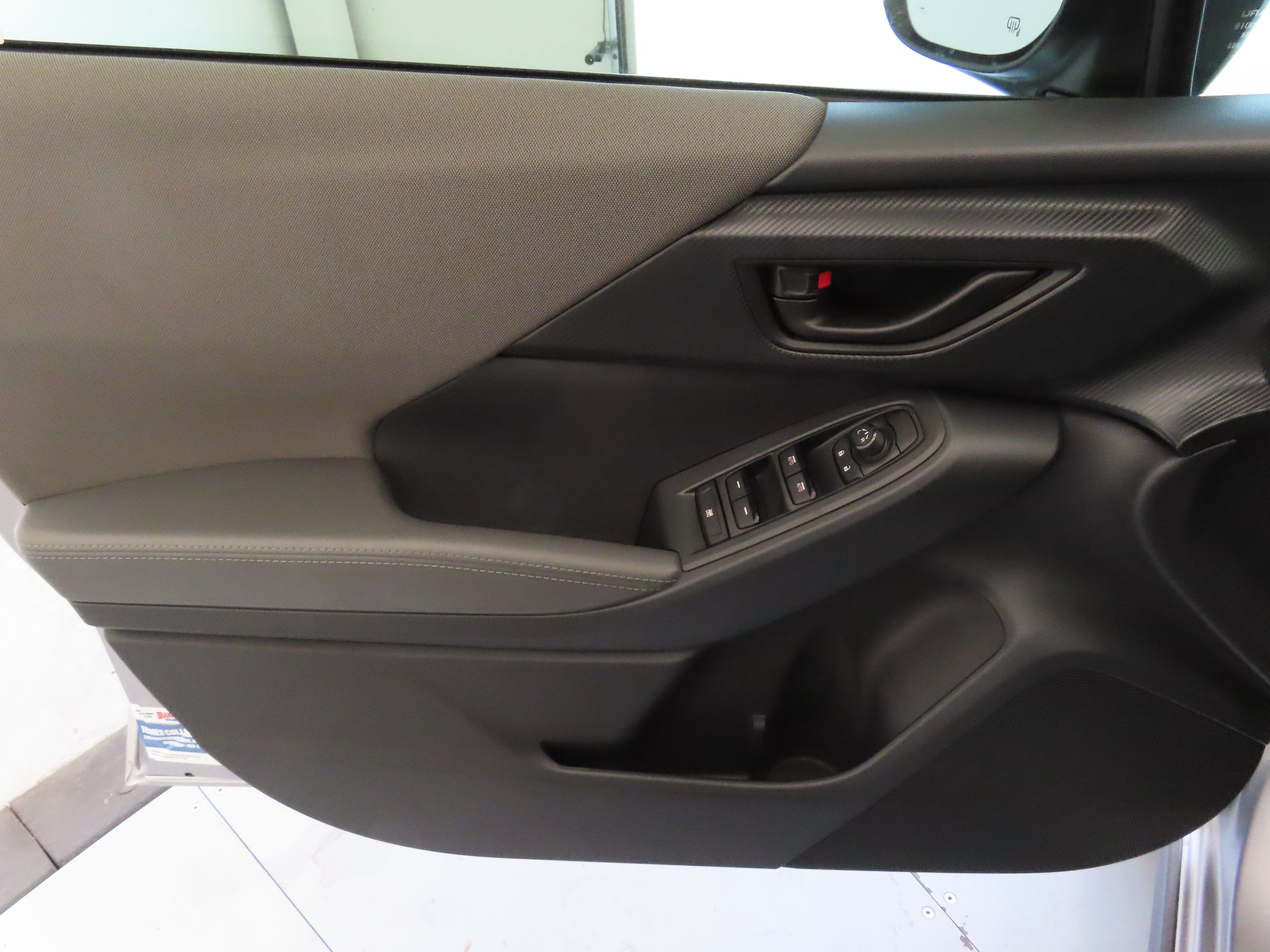 2025 Subaru Crosstrek Premium photo 9