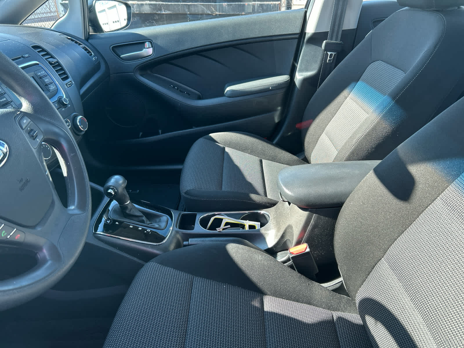2017 Kia Forte LX Base photo 6