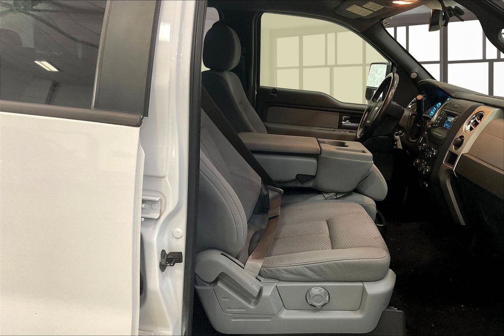 2014 Ford F-150 XLT photo 7