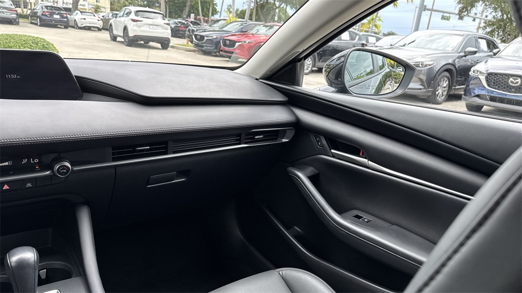 2022 Mazda Mazda3 Select photo 11
