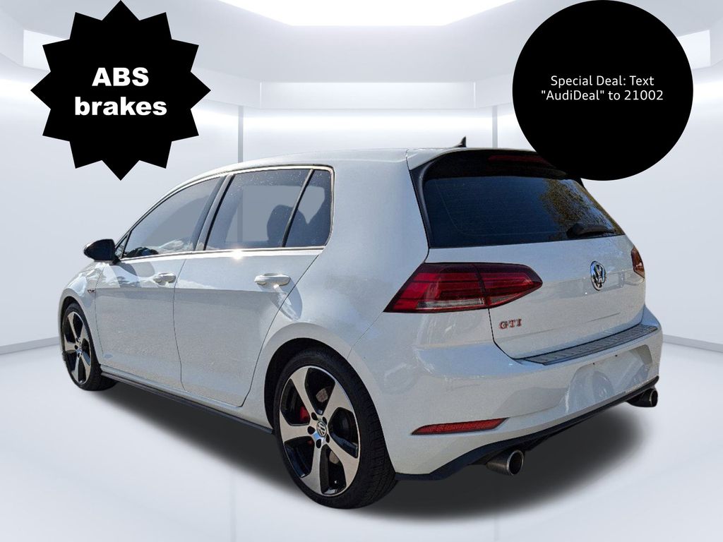 2019 Volkswagen Golf GTI S photo 2
