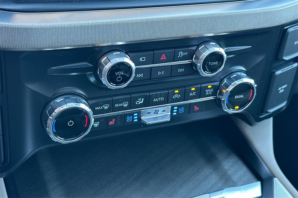 2025 Ford F-350 photo 19