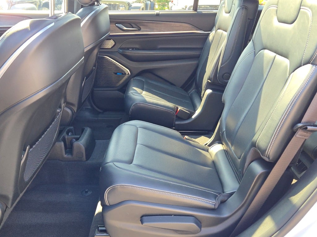 2021 Jeep Grand Cherokee Overland photo 15