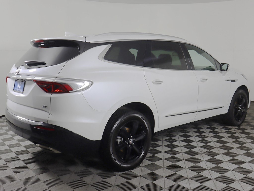 2023 Buick Enclave Essence photo 2