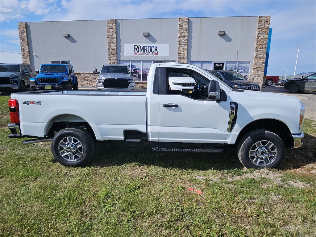 2025 Ford F-350 XLT photo 11