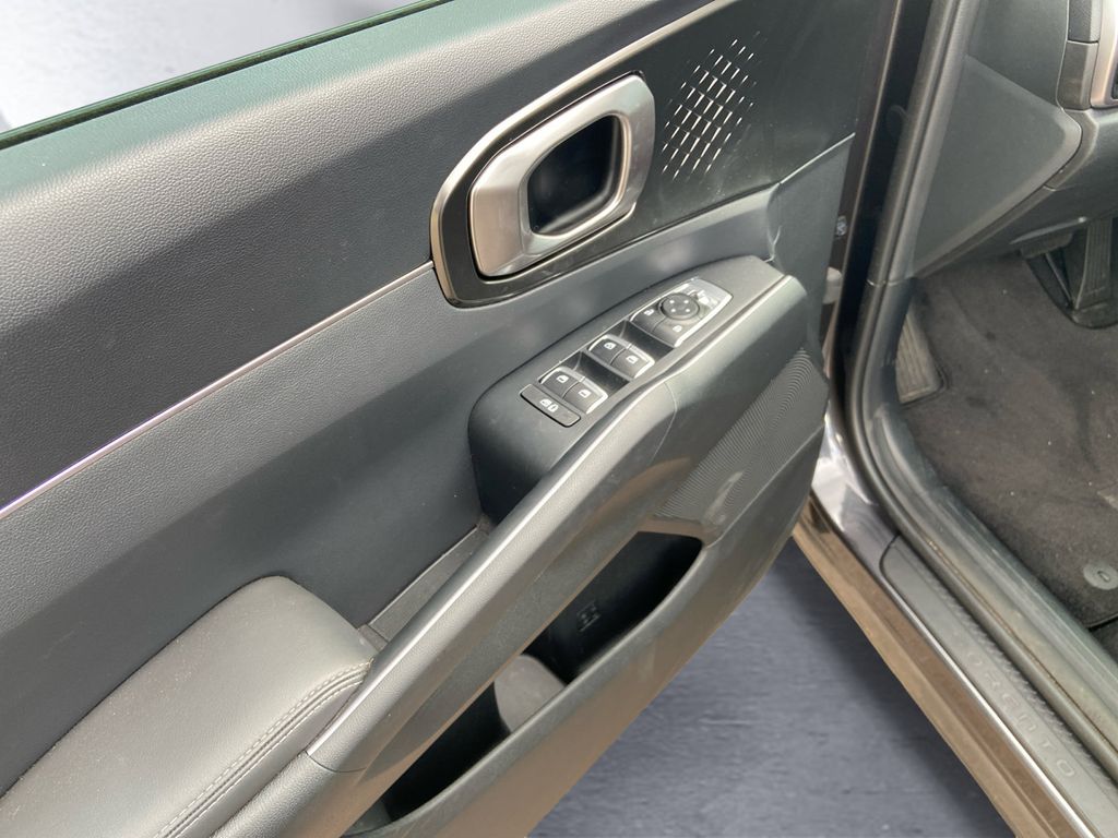 2024 Kia Sorento Hybrid EX photo 9