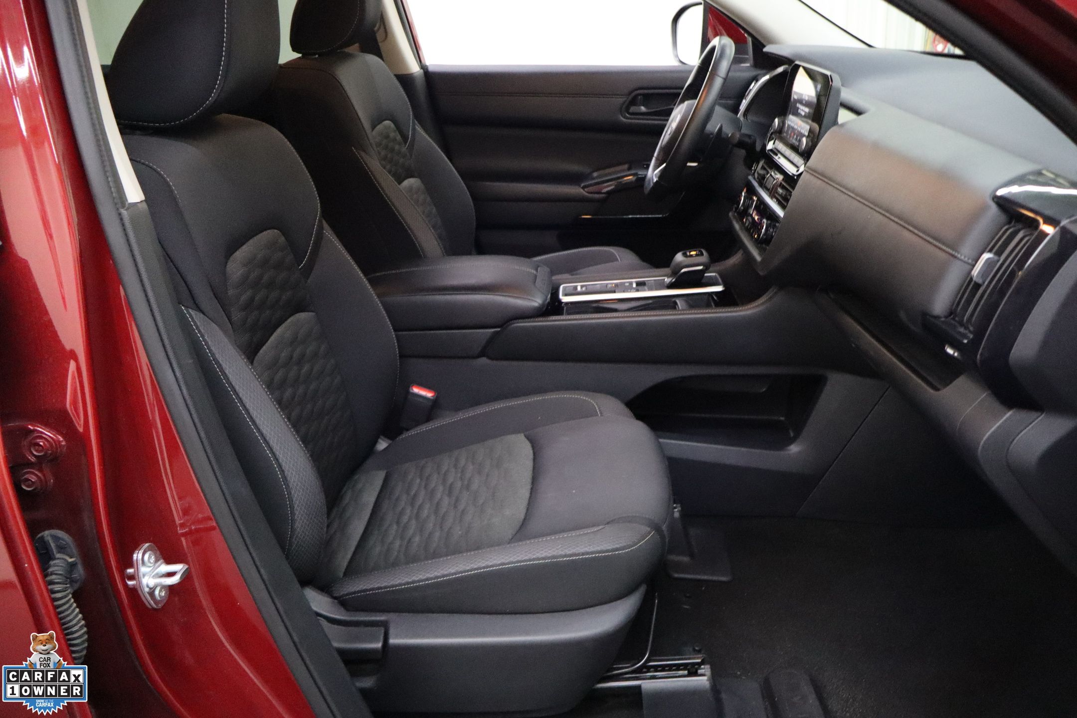 2024 Nissan Pathfinder SV photo 28