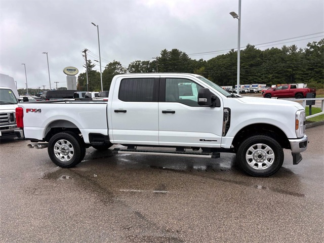 2024 Ford F-250 XLT photo 2