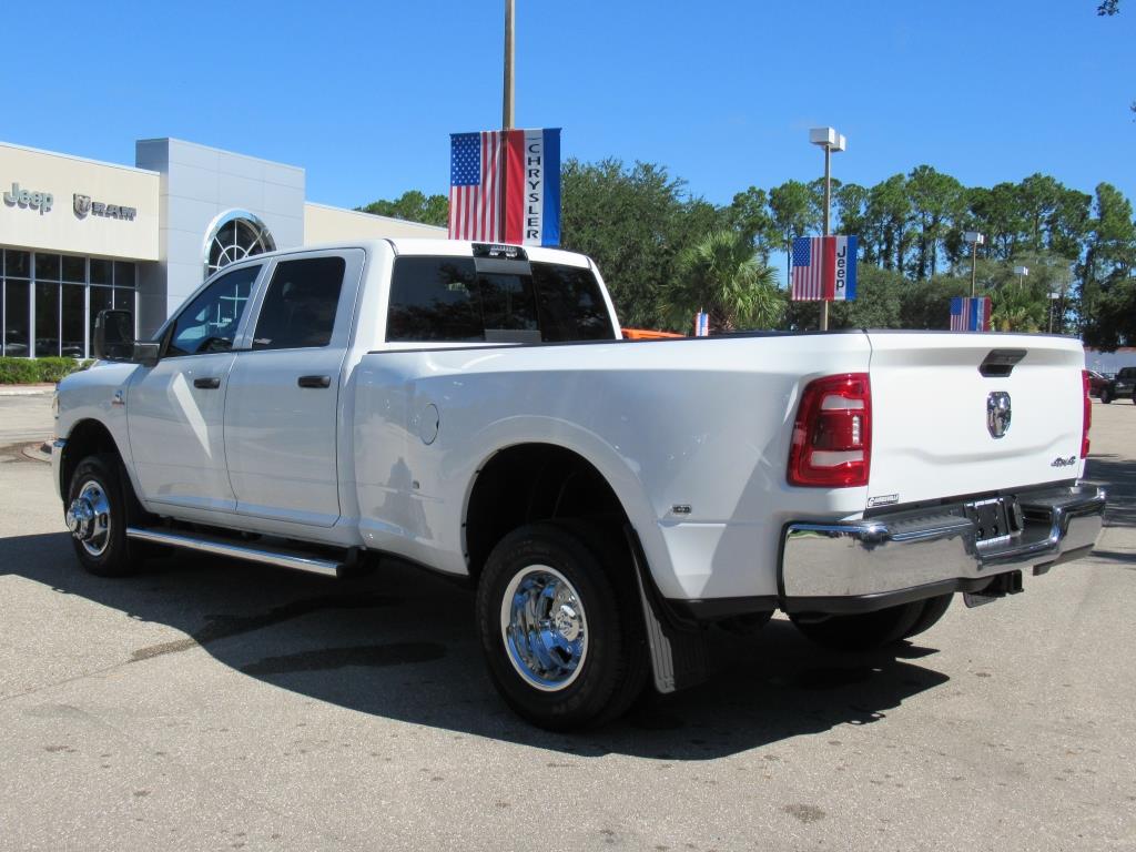 2024 Ram 3500 Tradesman photo 4