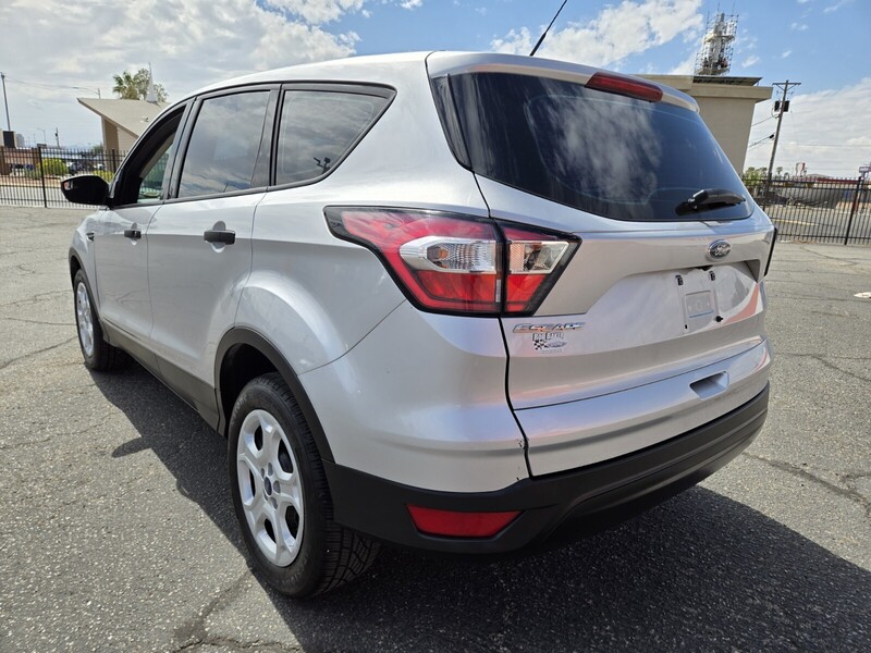 2018 Ford Escape S photo 2