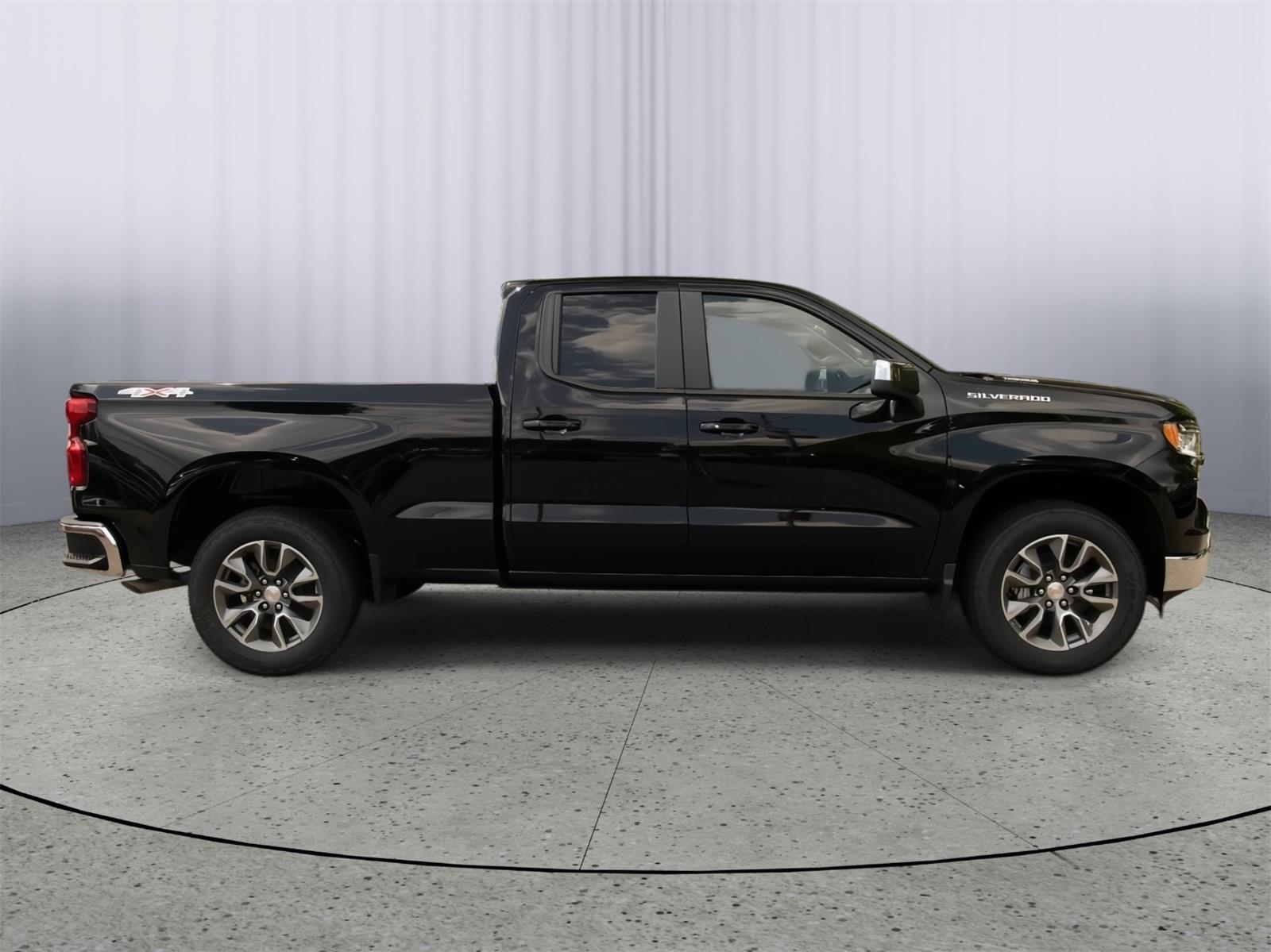 2025 Chevrolet Silverado 1500 LT photo 9