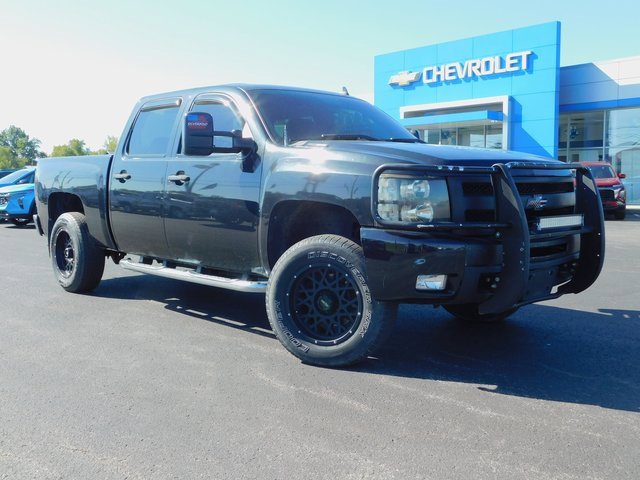 2010 Chevrolet Silverado 1500 LT photo 2