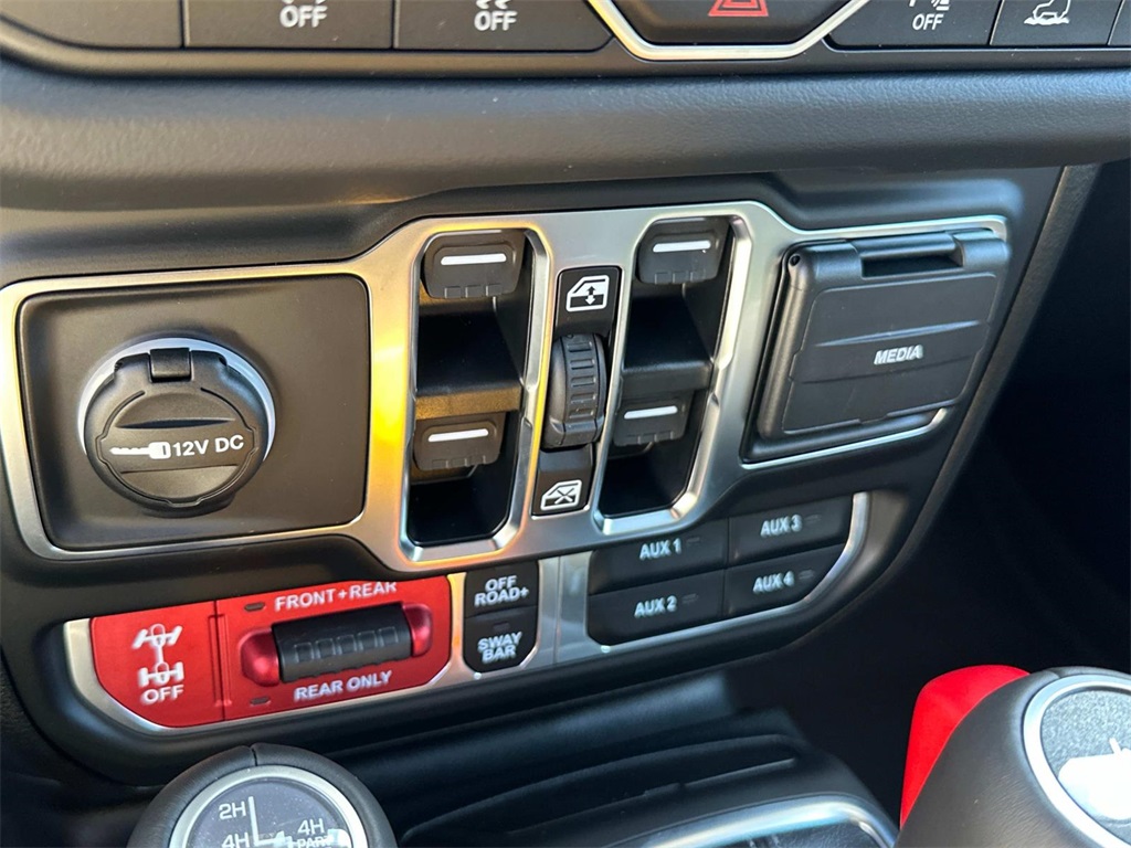 2025 Jeep Wrangler Rubicon X photo 19