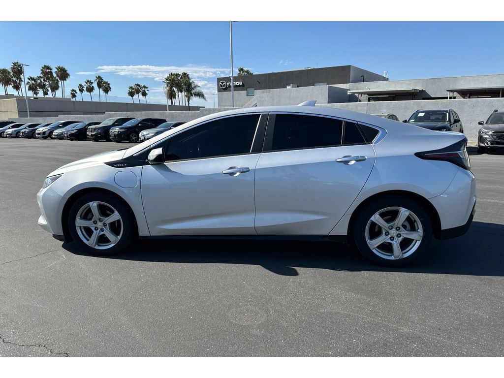 2018 Chevrolet Volt LT photo 2