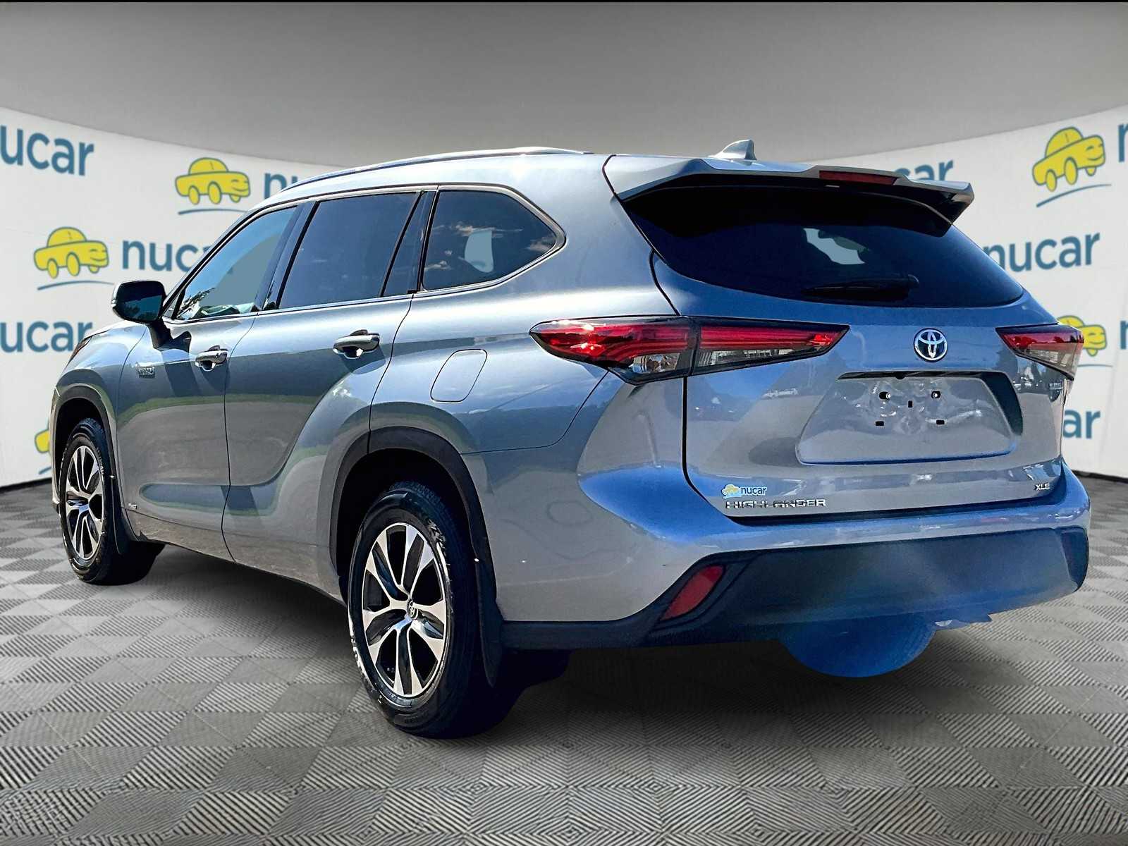 2021 Toyota Highlander Hybrid XLE photo 4