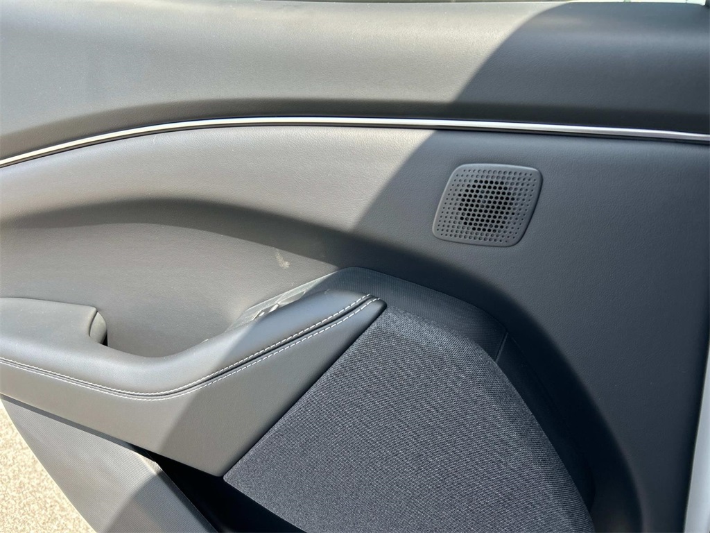 2025 Ford Mustang Mach-E Premium photo 16