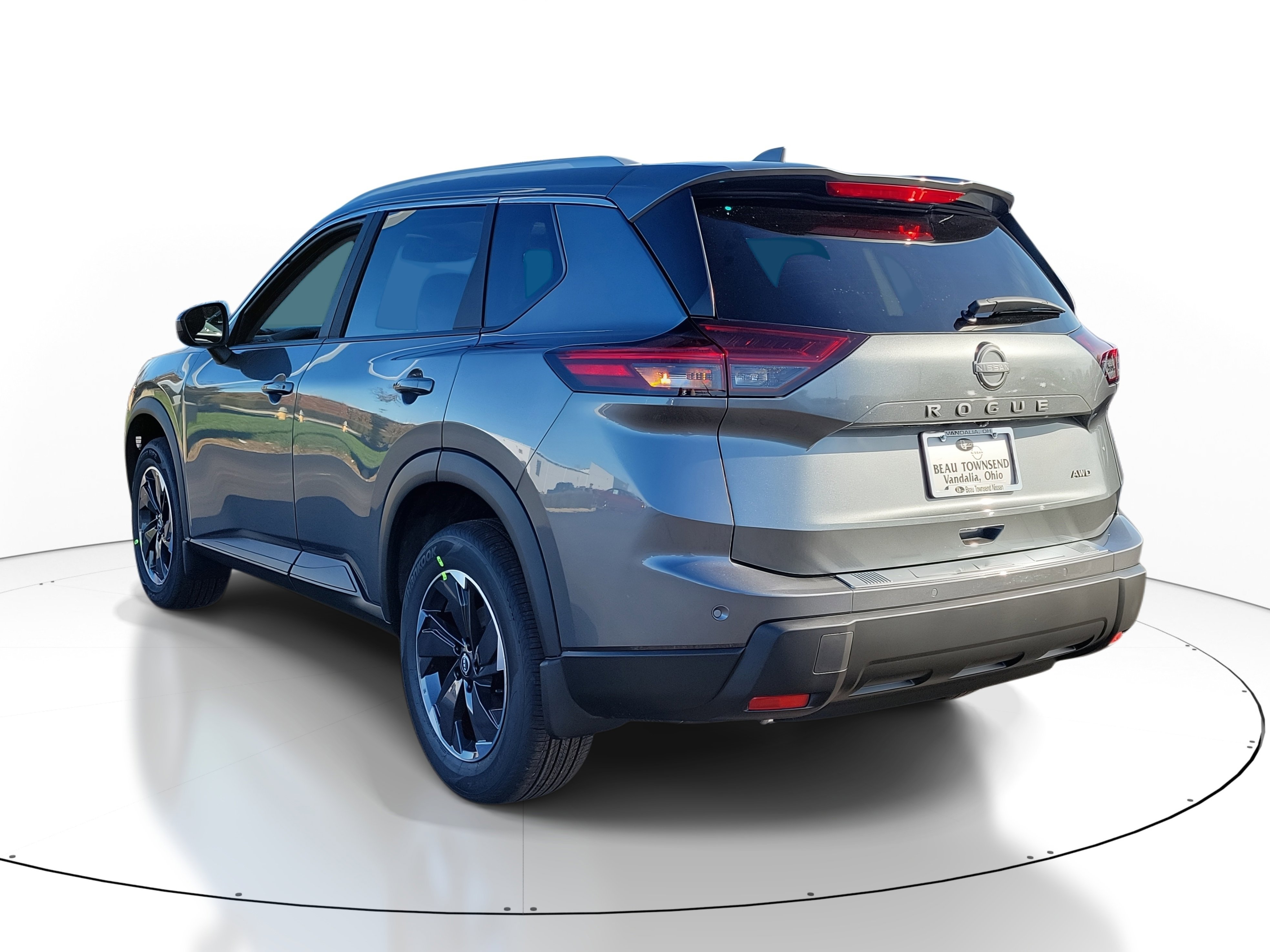 2026 Nissan Rogue SV photo 3