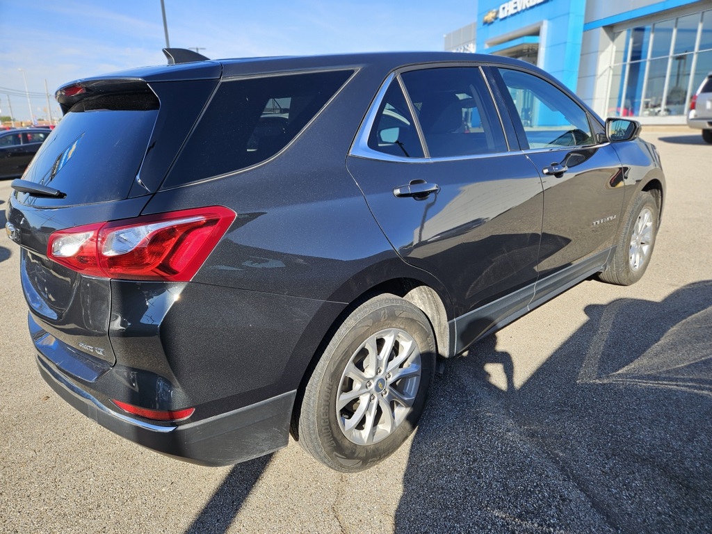 2020 Chevrolet Equinox LT photo 2
