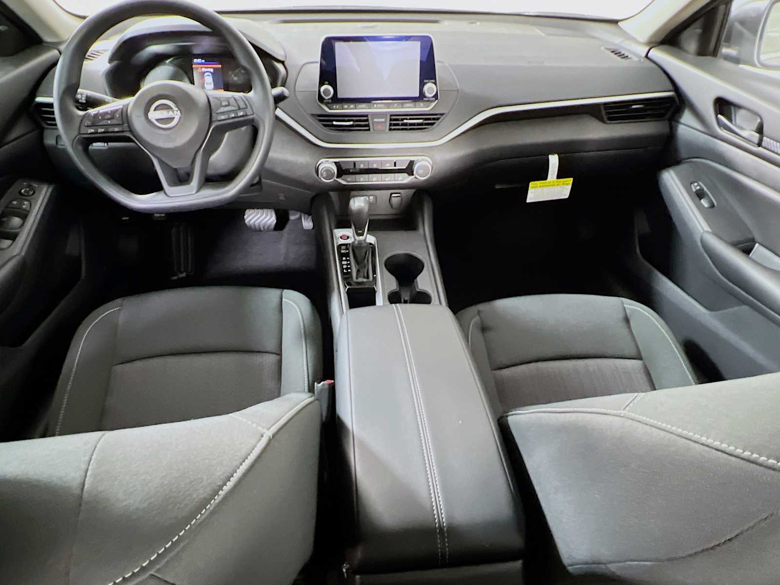 2025 Nissan Altima S photo 3