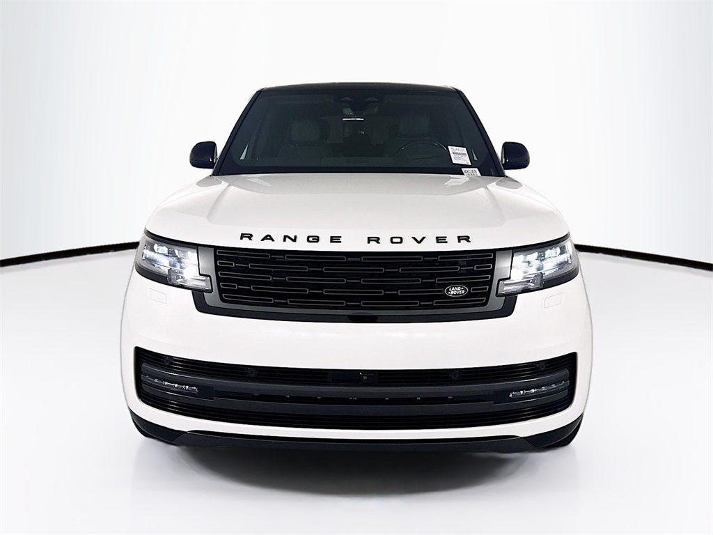 2025 Land Rover Range Rover SE photo 2
