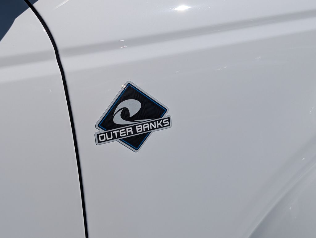 2025 Ford Bronco Outer Banks photo 15