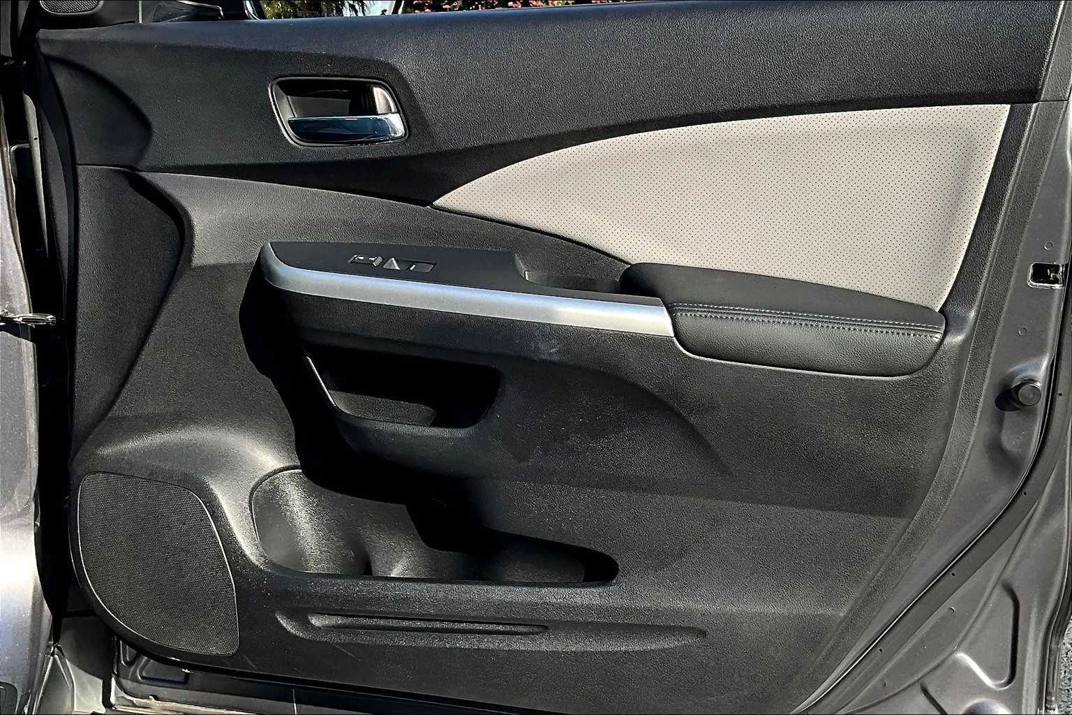 2015 Honda CR-V EX-L photo 21