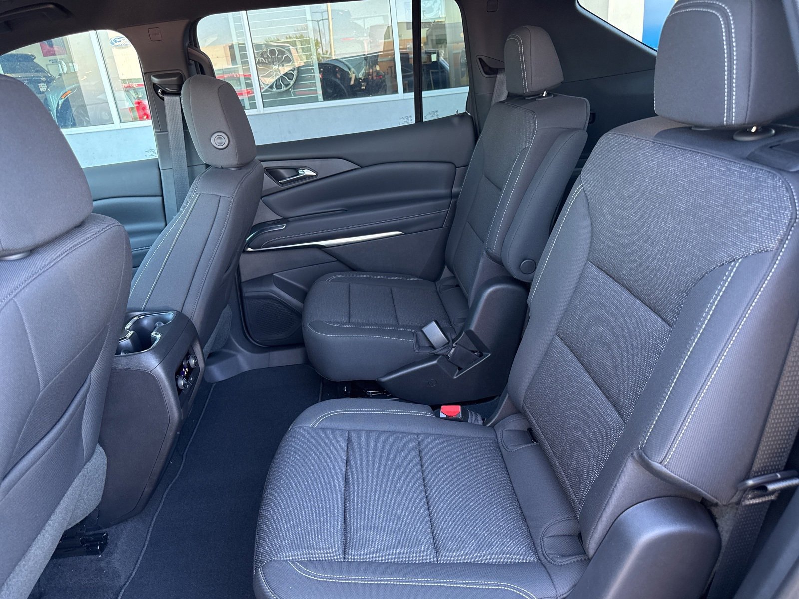 2025 Chevrolet Traverse photo 14