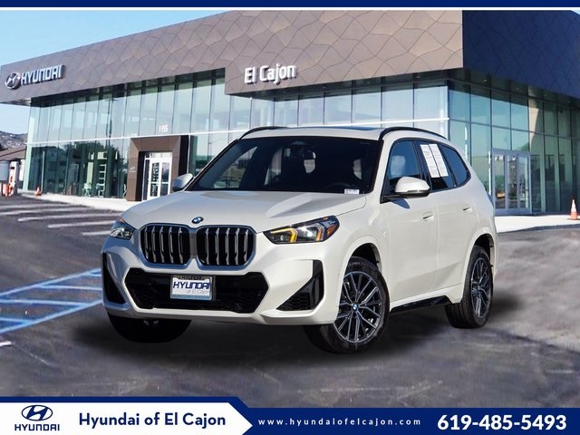 2025 BMW X1 28i's photo