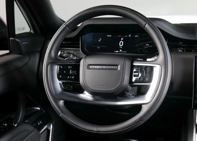 2023 Land Rover Range Rover SE photo 11